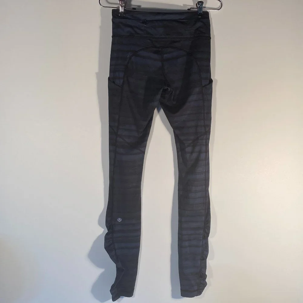 Lululemon Ruffled Leg Blue Black Workout Leggings Women Size 4 - Picture 4 of 7